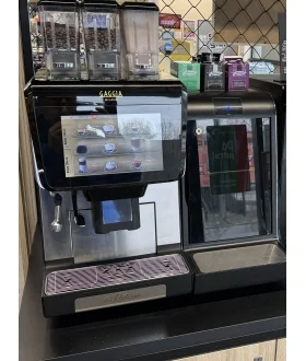 Ekspres automatyczny Gaggia La Radiosa - 2 młynki + czekolada